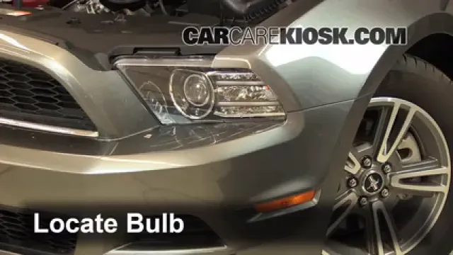 2013 Ford Mustang 3.7L V6 Convertible Éclairage Feu clignotant avant (remplacer l'ampoule)